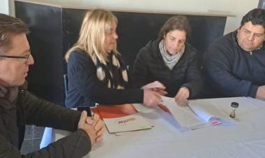 BORLA Y EL GOBIERNO SANTAFESINO FIRMARON TRES NUEVOS CONVENIOS DEL PROGRAMA ALENTAR PARA CLUBES DEL DEPARTAMENTO.