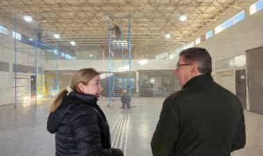 BORLA ENTREGÓ A LA ESCUELA AGROTECNICA DE SAN JUSTO UN APORTE DEL GOBIERNO PROVINCIAL PARA OBRAS DE REFACCIÓN EDILICIA.