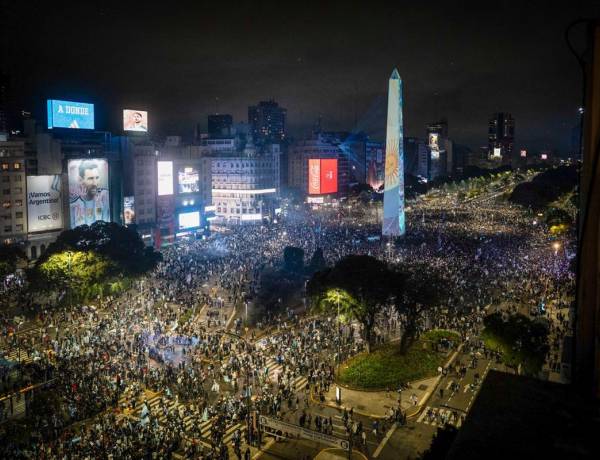  INCIDENTES EN EL OBELISCO TRAS LOS FESTEJOS POR EL SUBCAMPEONATO DE ARGENTINA: 15 DETENIDOS