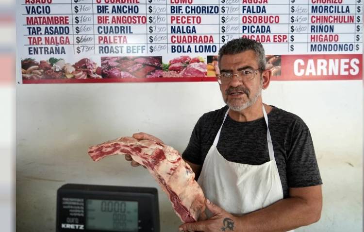 El ex secretario de Agricultura pronosticó que "el kilo de asado va a costar mínimo 8.000 pesos" tras los anuncios de Caputo