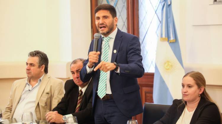 Pullaro: “Vamos desestructurar las bandas criminales que generan violencia en nuestros barrios” 
