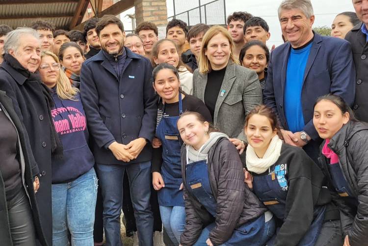 Pullaro: “Las obras que financiamos son fundamentales para que las localidades puedan crecer”