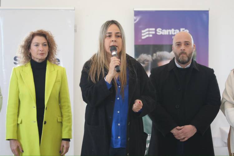 Con aumento de fondos, Provincia firmó convenios con Centros de Día de 10 departamentos del centro y norte santafesino