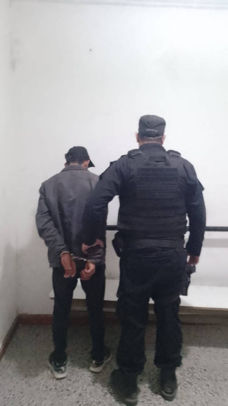 San Justo//Aprehendieron a un sujeto por rotura de vidriera y quedarse dentro de un local