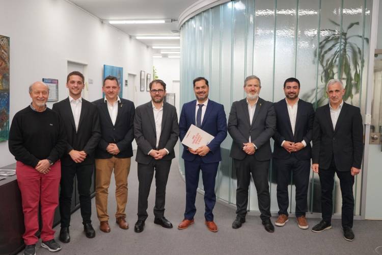 Provincia y AMIA articulan esfuerzos en materia de intermediación laboral y capacitación