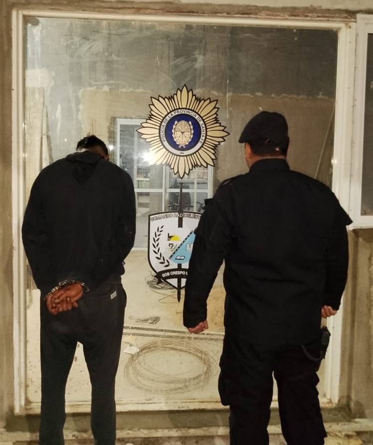 Intervención policial por altercado en espacio público – Un aprehendido en Gobernador Crespo