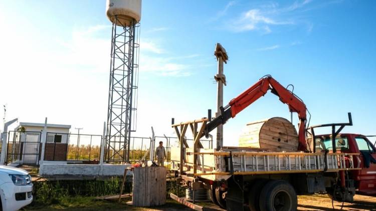  El gobierno de Pullaro logra recuperar el agua segura en Casalegno tras años de un servicio con contaminación bacteriana
