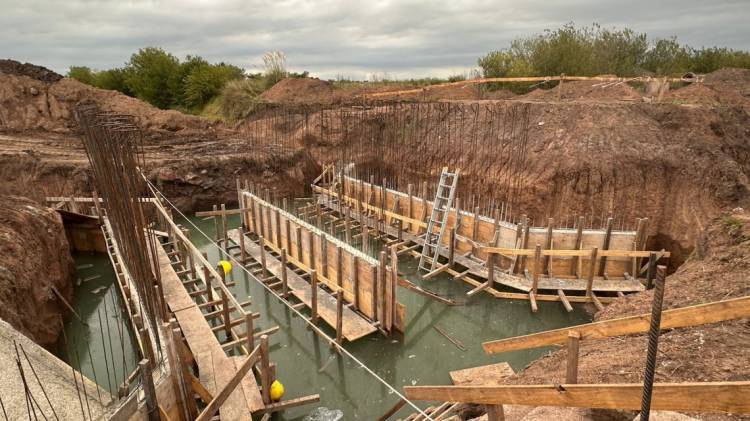 En un año lluvioso, la Provincia sigue aumentando las obras hídricas en el departamento Caseros