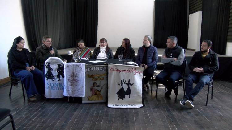 EN APOYO A LAS ACTIVIDADES CULTURALES DE LA CIUDAD Y LA REGIÓN.