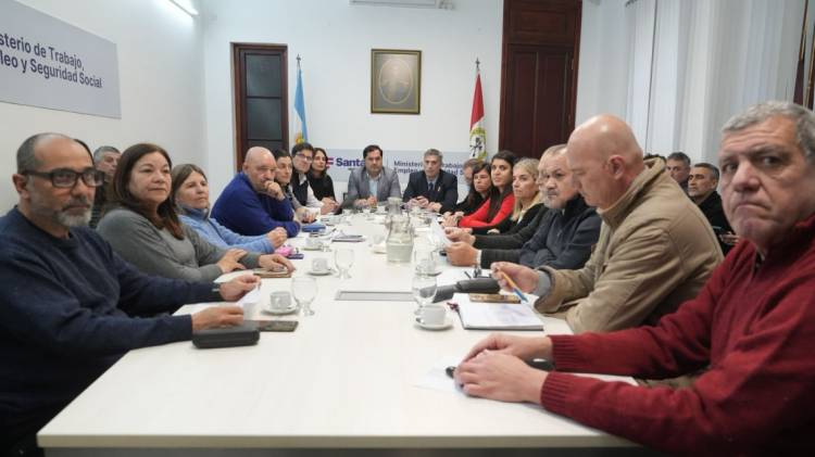 Paritaria docente: Provincia presentó una propuesta semestral con un aumento del 15 % incluyendo Fopcid y el mínimo garantizado