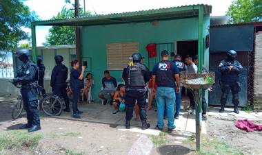 En estos momentos allanamiento en un domicilio de la ciudad de San Justo.