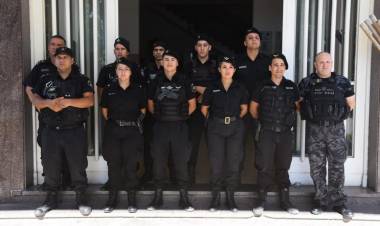 Rosario: la Policía secuestró 230 ladrillos de marihuana y 15 envoltorios de cocaína