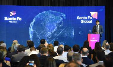 Pullaro: “Santa Fe Global es trabajar para duplicar las exportaciones de la provincia”