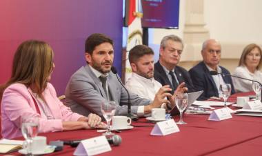  Pullaro encabezó una nueva reunión de la Mesa de Diálogo Santafesino