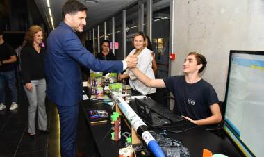  “Vamos a invertir fuertemente en el desarrollo tecnológico de la provincia de Santa Fe”