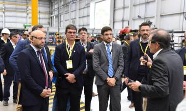 Pullaro: “Con industria, ciencia y tecnología construimos la provincia más pujante y productiva de Argentina”