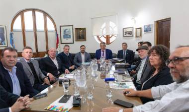 Paritaria Central: Provincia ofreció un 10 % por abril y mayo