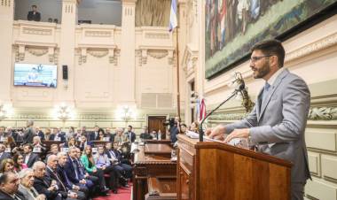 Pullaro: “Haremos de Santa Fe el tractor de la Argentina y el territorio de lo justo”