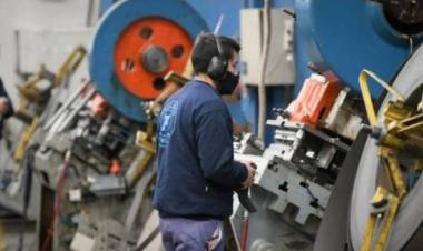 Desde diciembre, en la provincia de Santa Fe se han registrado 5,000 despidos y 10,000 suspensiones.