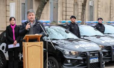 Provincia entregó móviles policiales para el departamento Las Colonias