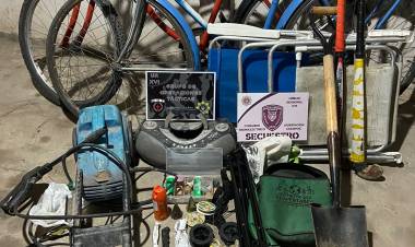 San Justo//Dos masculinos mayores de edad y un menor, involucrados en un hecho  de hurto.