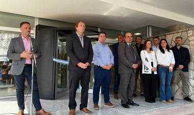 Provincia inauguró las obras de refuncionalización y puesta en valor del Correo Argentino de Esperanza