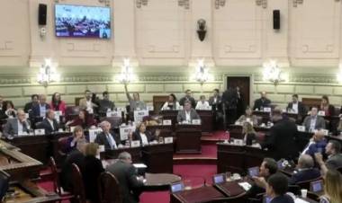 Reforma constitucional: distribución de diputados, mandatos comunales y el reiterado debate de la reelección