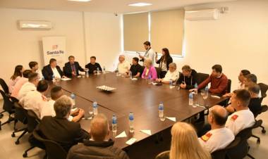 Provincia entregó más de $ 100 millones para equipar a los Bomberos Voluntarios