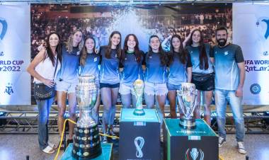 Semana Invencible: Miles de personas disfrutaron de Eternos Laureles en la Casa de Gobierno