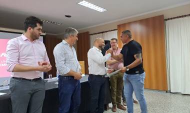 FOMENTAMOS A LOS EMPRENDEDORES.