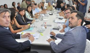Paritaria: Provincia realizó su oferta trimestral a los gremios docentes   