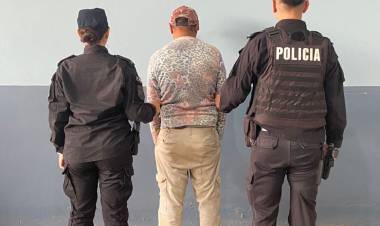 San Justo//Un aprehendido por sacarle la bolsa del canasto de la bicicleta a una mujer