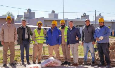 FIRMAN ACTA EN SAN JUSTO PARA FINALIZAR CONSTRUCCIÓN DE VIVIENDAS.