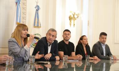 Cómo será la histórica actuación de Nicki Nicole y de Juan Carlos Baglietto por el tricentenario de Rosario