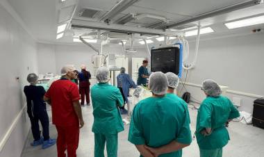 Cardiopatías congénitas: el Hospital Alassia concretó con éxito las dos primeras intervenciones con el nuevo angiógrafo