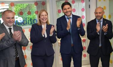 Pullaro inauguró una embajada comercial y productiva de Santa Fe en CABA para impulsar negocios y vínculos institucionales