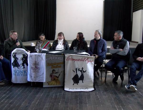 EN APOYO A LAS ACTIVIDADES CULTURALES DE LA CIUDAD Y LA REGIÓN.