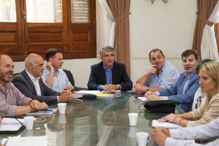 Provincia coordina acciones con municipios y comunas ante la crisis hídrica 