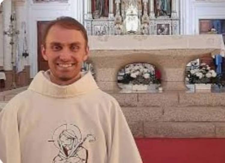 José Lovatto //Nuevo Sacerdote de Videla