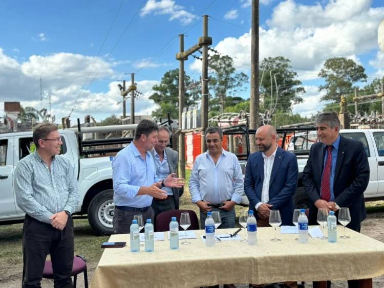 Fabián Bastia//En el Departamento SanJusto,  junto al Ministro de Desarrollo Productivo Gustavo Puccini y el Senador Rodrigo Borla