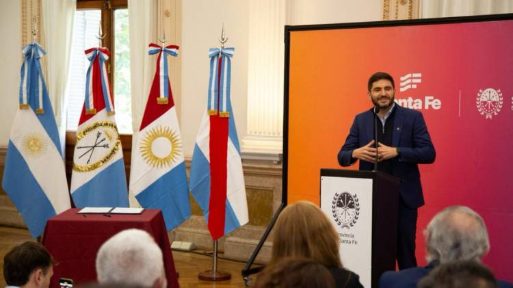 Pullaro: “La regionalización es la única manera de construir un país más federal”