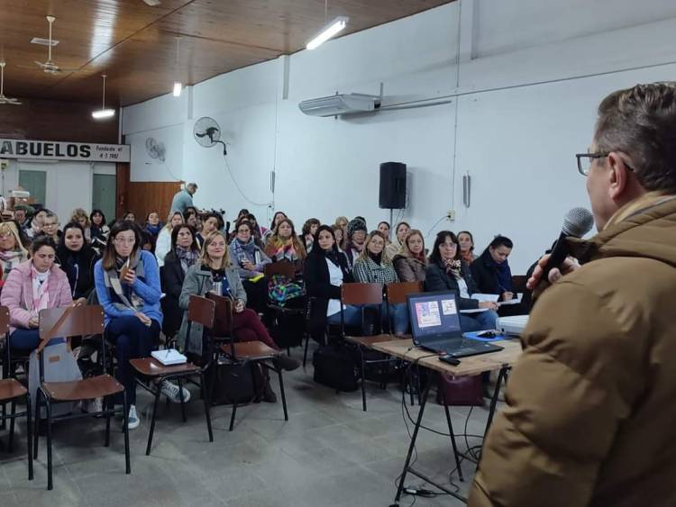 Rodrigo Borla//LA ALFABETIZACIÓN DE LOS NIÑOS: NUESTRA PRIORIDAD 
