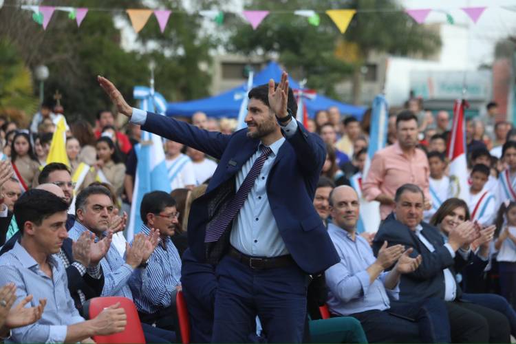 Pullaro participó de la conmemoración por el 111° aniversario de la ciudad de Laguna Paiva