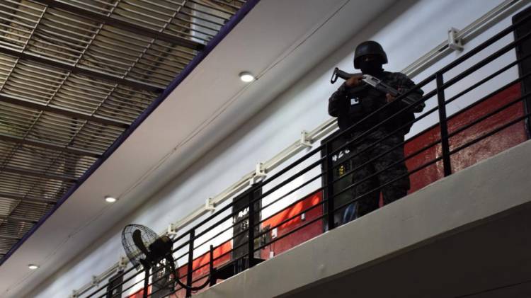 Secuestraron un celular en la celda de una reclusa alojada en el Complejo Penitenciario Rosario