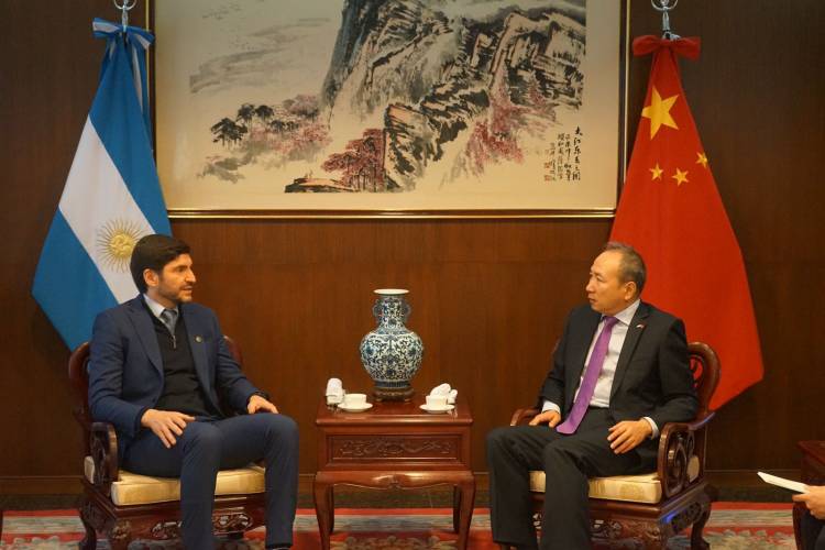 Con la mira en el Santa Fe Business Forum, Pullaro se reunió con el embajador de China