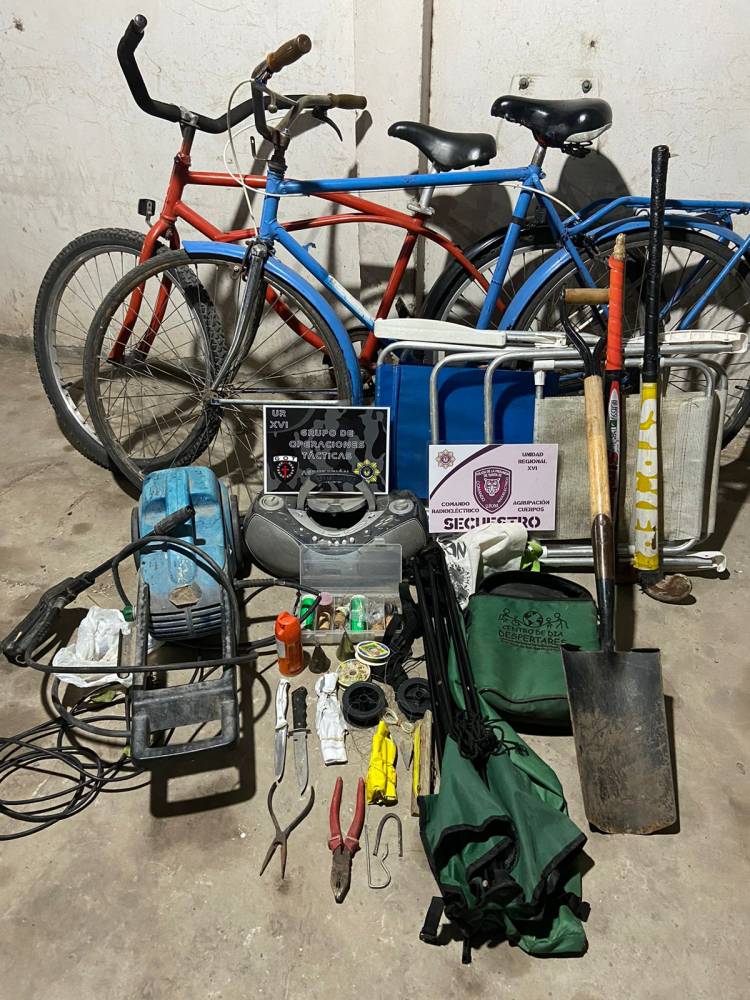 San Justo//Dos masculinos mayores de edad y un menor, involucrados en un hecho  de hurto.