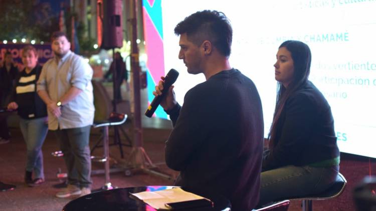 Mes de las juventudes: se presentó la agenda de actividades en la Feria del Libro