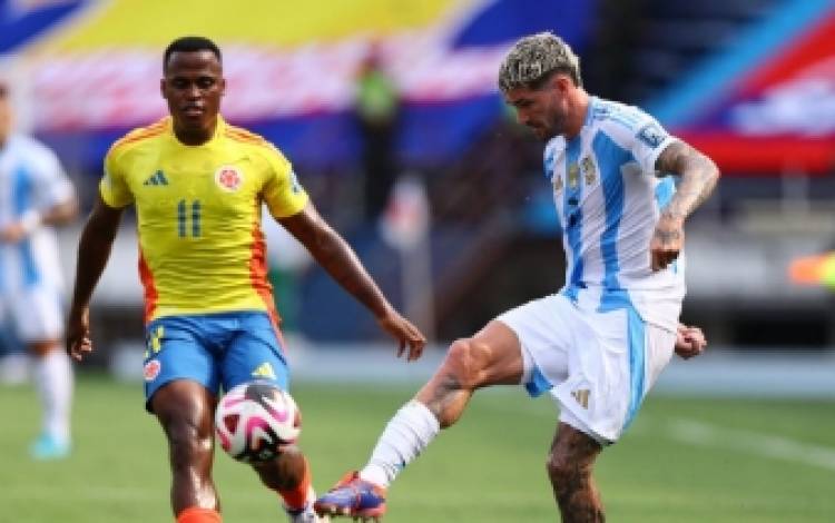 La seleccion Argentina perdio ante Colombia en un apretado 2-1