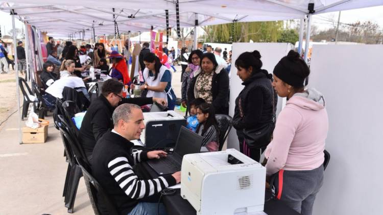 Santa Fe Acá brinda asesoramiento a los santafesinos que necesiten inscribirse al RASE