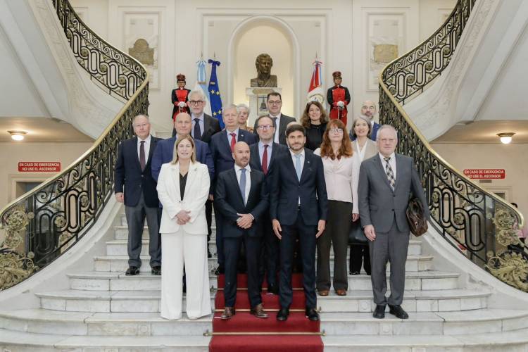 Pullaro: “Queremos ser la primera provincia exportadora de la Argentina”